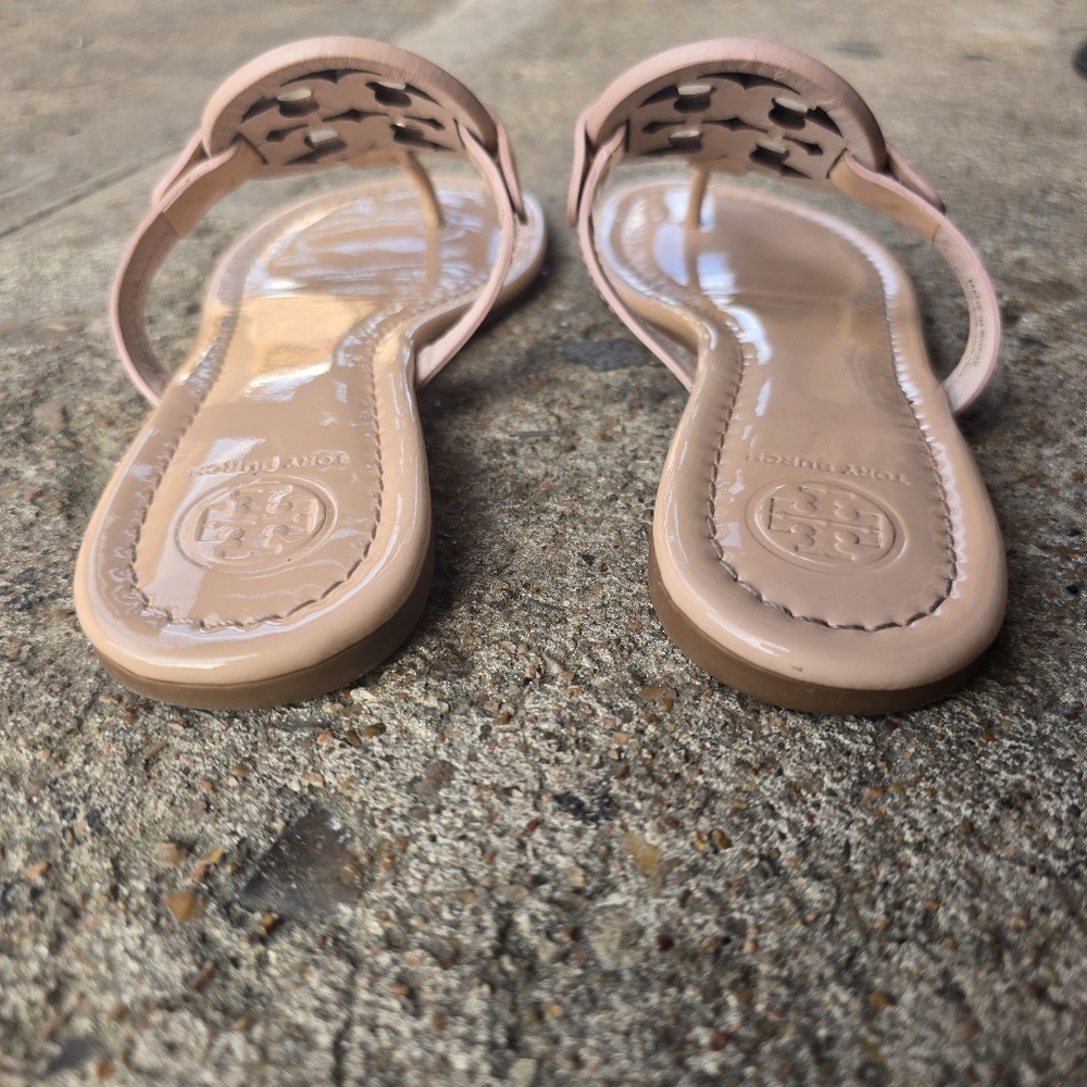 Tory Burch Patent Logo Thong Sandals in Blush Nude - Picture 10 of 11